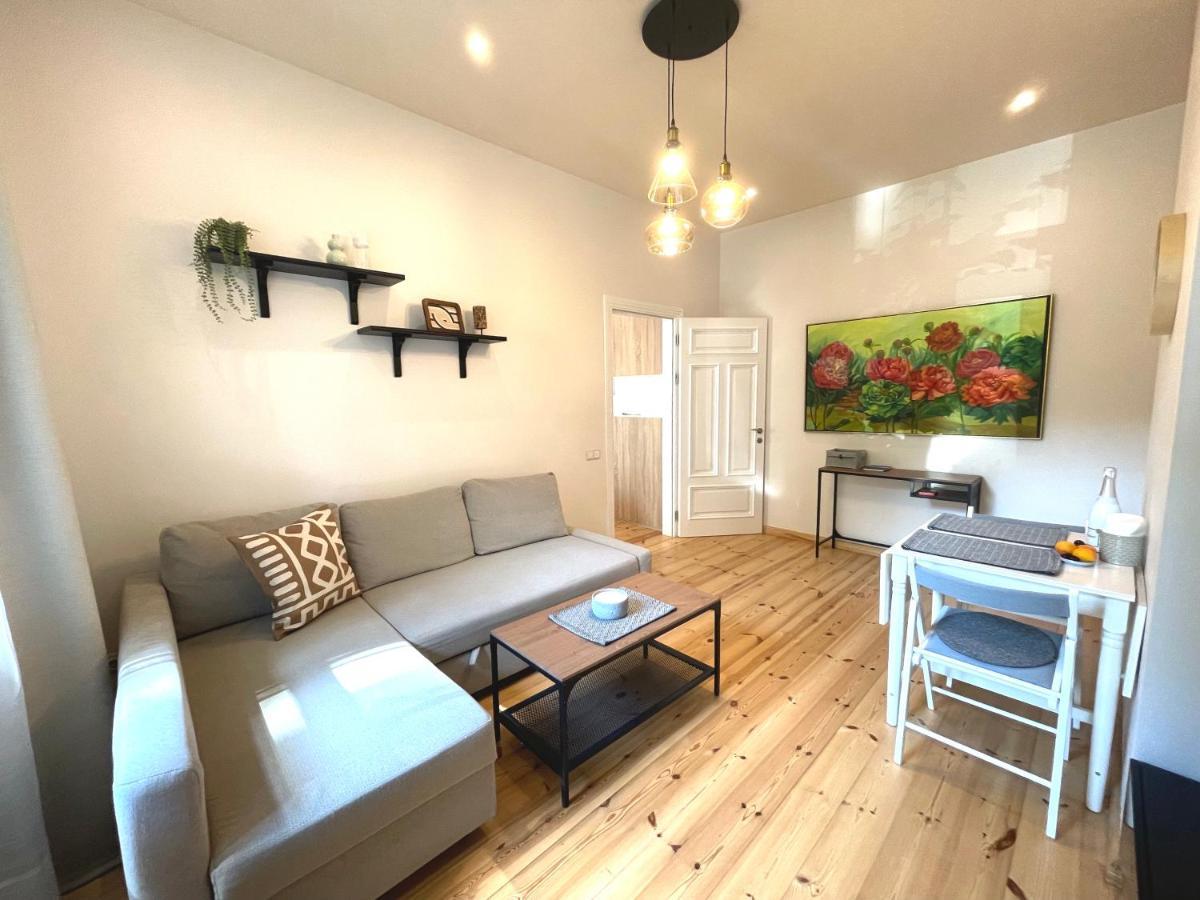 Cozy Home Matisa Apartment, Free Parking, Self Check-In Riga Bagian luar foto